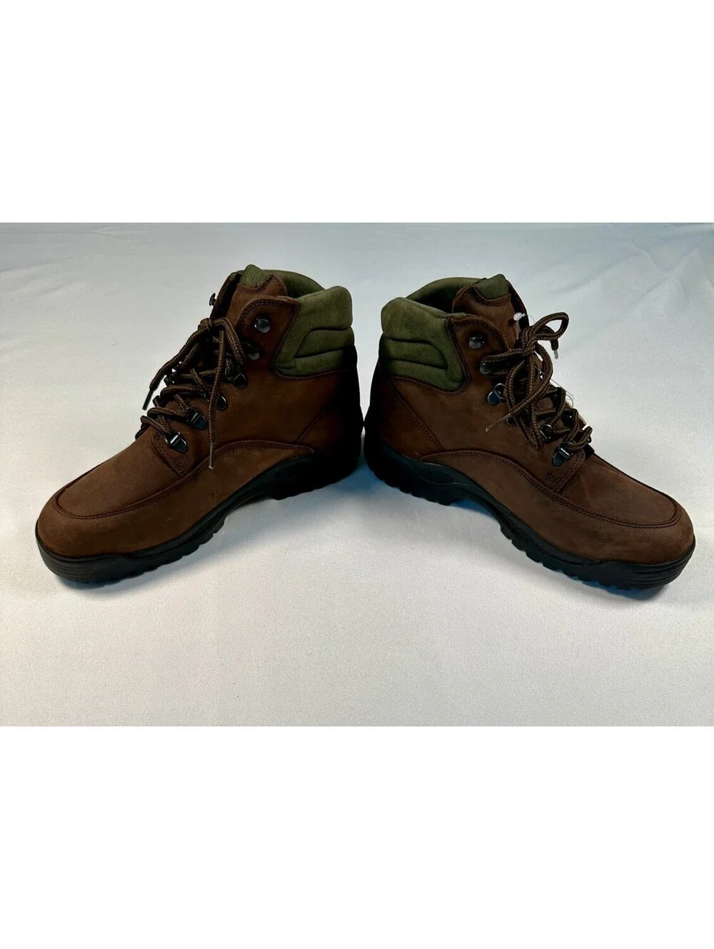 Vintage Vasque 7868 Made In Italy Leather Hiking Boots Mens 9.5M Vibram